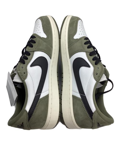 NIKE（ナイキ）NIKE (ナイキ) スニーカー カーキ×ホワイト サイズ:27.5㎝ 未使用品の古着・服飾アイテム