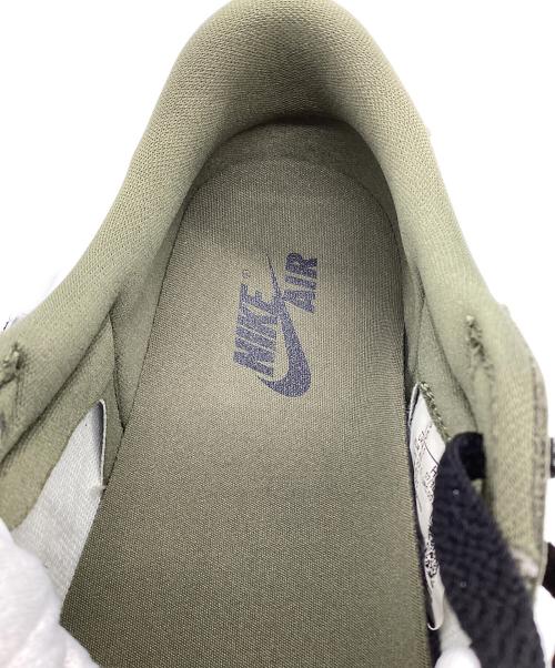 NIKE（ナイキ）NIKE (ナイキ) スニーカー カーキ×ホワイト サイズ:27.5㎝ 未使用品の古着・服飾アイテム