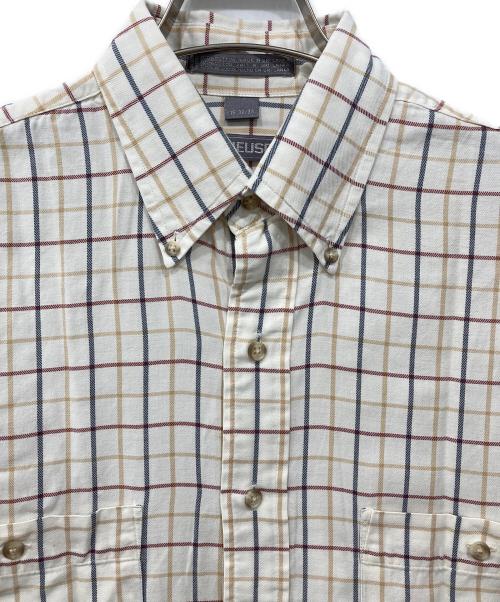 VAN HEUSEN（ヴァンヒューセン/バンヒューゼン）VAN HEUSEN (ヴァンヒューセン/バンヒューゼン) ボタンダウンシャツ ホワイト サイズ:SIZE 15 32/33の古着・服飾アイテム
