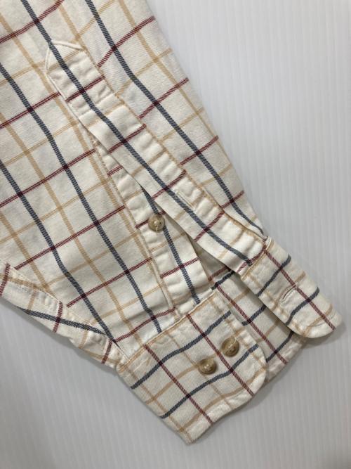 VAN HEUSEN（ヴァンヒューセン/バンヒューゼン）VAN HEUSEN (ヴァンヒューセン/バンヒューゼン) ボタンダウンシャツ ホワイト サイズ:SIZE 15 32/33の古着・服飾アイテム