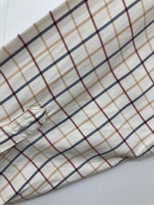 VAN HEUSEN（ヴァンヒューセン/バンヒューゼン）VAN HEUSEN (ヴァンヒューセン/バンヒューゼン) ボタンダウンシャツ ホワイト サイズ:SIZE 15 32/33の古着・服飾アイテム