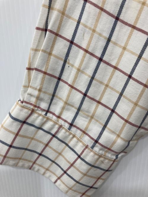VAN HEUSEN（ヴァンヒューセン/バンヒューゼン）VAN HEUSEN (ヴァンヒューセン/バンヒューゼン) ボタンダウンシャツ ホワイト サイズ:SIZE 15 32/33の古着・服飾アイテム