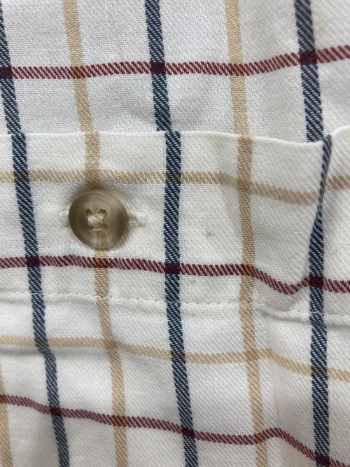 VAN HEUSEN（ヴァンヒューセン/バンヒューゼン）VAN HEUSEN (ヴァンヒューセン/バンヒューゼン) ボタンダウンシャツ ホワイト サイズ:SIZE 15 32/33の古着・服飾アイテム