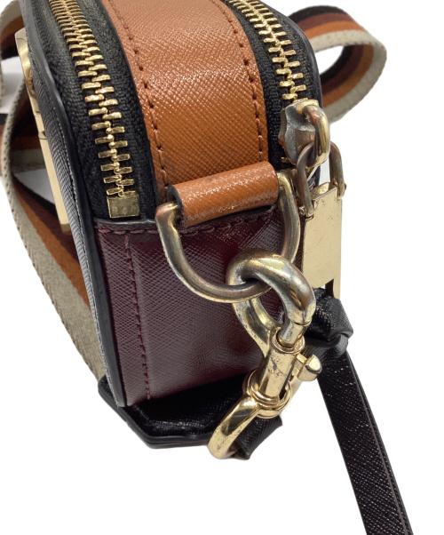 Marc by Marc Jacobs（マークバイマークジェイコブス）Marc by Marc Jacobs (マークバイマークジェイコブス) カメラショルダーバッグ オレンジ×ブラックの古着・服飾アイテム