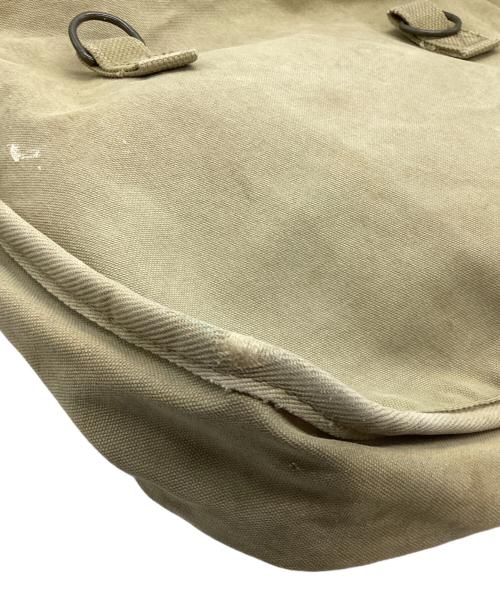 BANANA REPUBLIC（バナナリパブリック）BANANA REPUBLIC (バナナリパブリック) パラトルーパーショルダーバッグ ベージュの古着・服飾アイテム