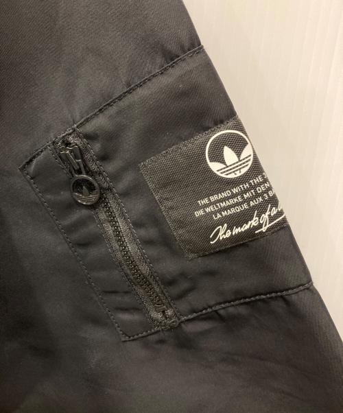 adidas（アディダス）adidas (アディダス) カレッジ デニムジャケット インディゴ×ブラック サイズ:Sの古着・服飾アイテム
