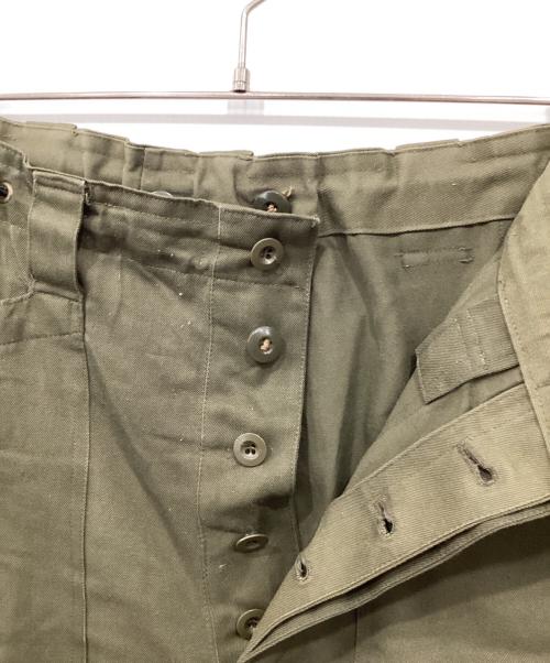 HEERESEIGENTUM（オーストリア軍）HEERESEIGENTUM (オーストリア軍) コンバットパンツ カーキ サイズ:104 u 108/Ⅲ/Ⅳの古着・服飾アイテム