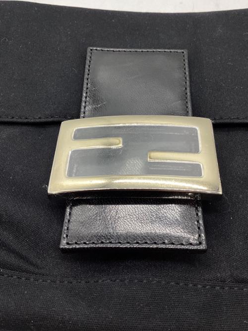 FENDI（フェンディ）FENDI (フェンディ) ショルダーバッグ ブラックの古着・服飾アイテム
