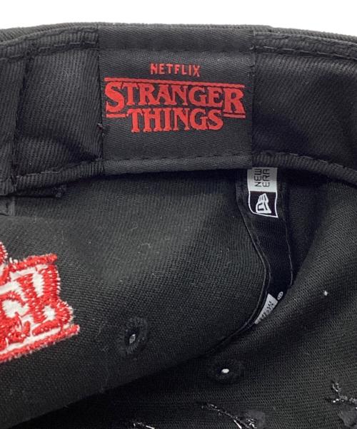 New Era（ニューエラ）New Era (ニューエラ) 9FORTY A-Frame NETFLIX ストレンジャー・シングス ブラック サイズ:ONE SIZE FITS MOSTの古着・服飾アイテム