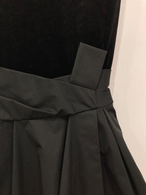 VELOUR NOIR by FOXEY NEWYORK（ベロア ノワール by フォクシー ニューヨーク）VELOUR NOIR by FOXEY NEWYORK (ベロア ノワール by フォクシー ニューヨーク) ベロア切替ワンピース ブラック サイズ:38の古着・服飾アイテム