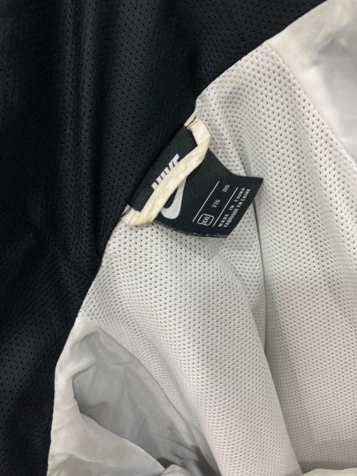 NIKE（ナイキ）NIKE (ナイキ) ダブルスウォッシュウーブンフーデッドジャケット ブラック サイズ:XXLの古着・服飾アイテム