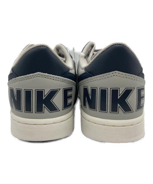 NIKE（ナイキ）NIKE (ナイキ) ローカットスニーカー ネイビー×グレー サイズ:26.5の古着・服飾アイテム