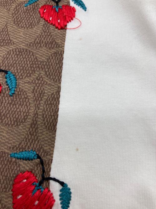 COACH（コーチ）COACH (コーチ) シグネチャー刺繍Tシャツ ホワイト サイズ:Sの古着・服飾アイテム