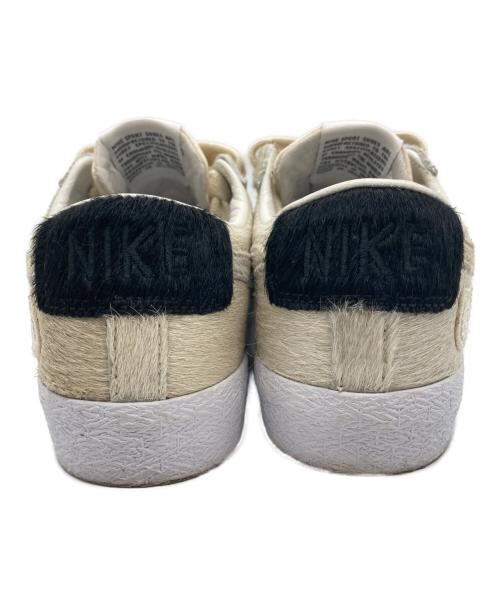 NIKE SB（ナイキエスビー）NIKE SB (ナイキエスビー) MEDICOM TOY (メディコムトイ) スニーカー アイボリー サイズ:23.5の古着・服飾アイテム