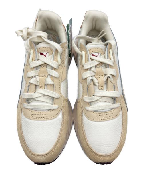 PUMA（プーマ）PUMA (プーマ) EMMI (エミ) 別注スニーカー ベージュ×ホワイト サイズ:24.5 未使用品の古着・服飾アイテム