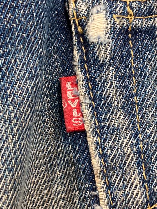 LEVI'S（リーバイス）LEVI'S (リーバイス) ダメージ加工ジーンズ ブルー サイズ:W31の古着・服飾アイテム