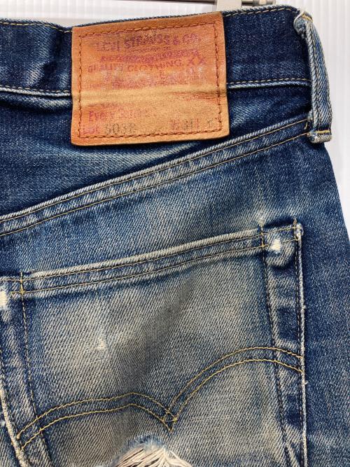 LEVI'S（リーバイス）LEVI'S (リーバイス) ダメージ加工ジーンズ ブルー サイズ:W31の古着・服飾アイテム