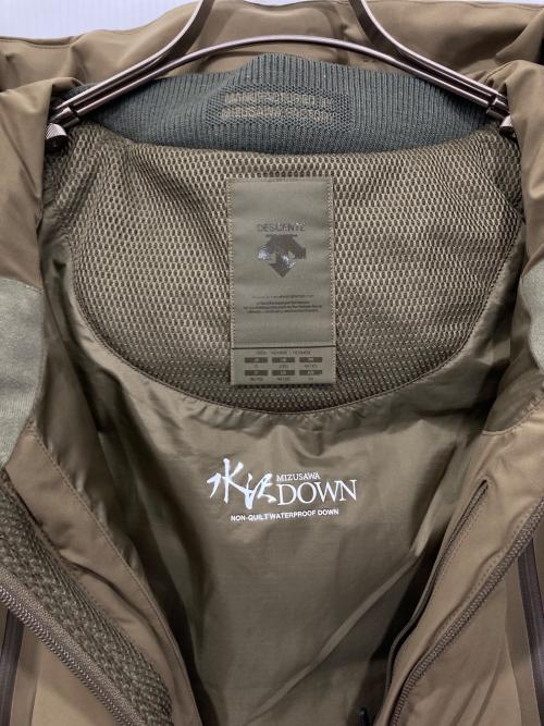 DESCENTE ALLTERRAIN（デザイント オルテライン）Descente ALLTERRAIN (デザイント オルテライン) JOURNAL STANDARD (ジャーナルスタンダード) 別注 水沢ダウンジャケット マウンテニア カーキ サイズ:Sの古着・服飾アイテム