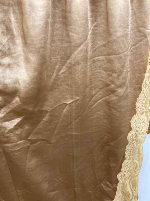 Ameri（アメリ）AMERI (アメリ) レーストリミングドレス ベージュ サイズ:Mの古着・服飾アイテム