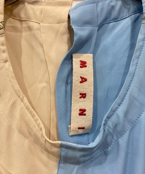 MARNI（マルニ）MARNI (マルニ) バックボタン ノースリーブブラウス ブルー×アイボリー サイズ:36の古着・服飾アイテム