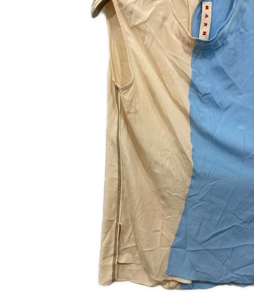 MARNI（マルニ）MARNI (マルニ) バックボタン ノースリーブブラウス ブルー×アイボリー サイズ:36の古着・服飾アイテム
