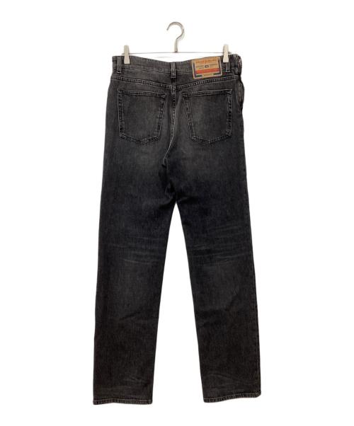 DIESEL（ディーゼル）DIESEL (ディーゼル) ストレートレッグジーンズ ブラック サイズ:30の古着・服飾アイテム