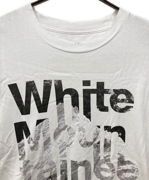 WHITE MOUNTAINEERING（ホワイトマウンテ二アニング）WHITE MOUNTAINEERING (ホワイトマウンテ二アニング) マウンテンロゴTシャツ ホワイト サイズ:2の古着・服飾アイテム