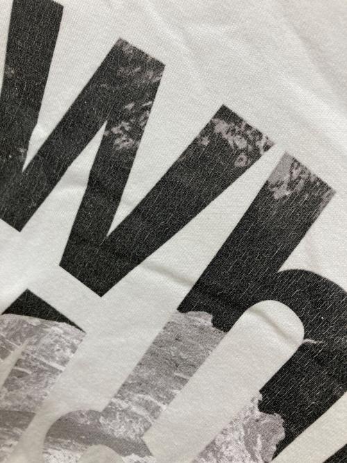 WHITE MOUNTAINEERING（ホワイトマウンテ二アニング）WHITE MOUNTAINEERING (ホワイトマウンテ二アニング) マウンテンロゴTシャツ ホワイト サイズ:2の古着・服飾アイテム