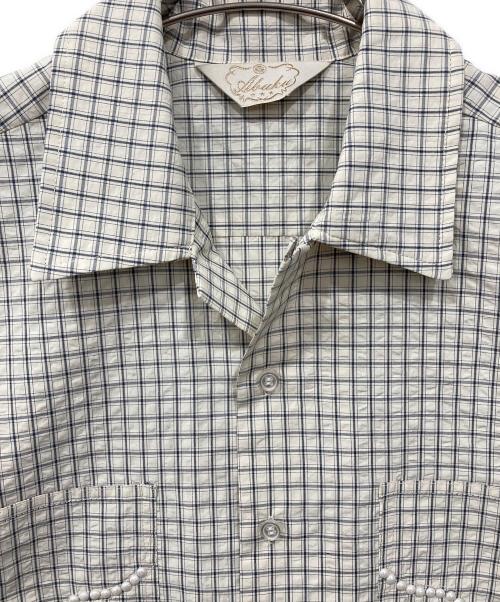 Abuku（アブク）Abuku (アブク) パールホエールタイルアソーテッドシャツ ホワイト サイズ:Lの古着・服飾アイテム