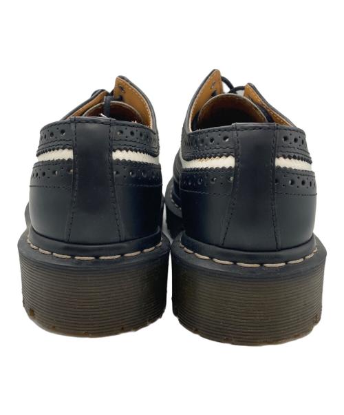 Dr.Martens（ドクターマーチン）Dr.Martens (ドクターマーチン) バイカラーウィングチップシューズ ホワイト×ブラック サイズ:UK5の古着・服飾アイテム