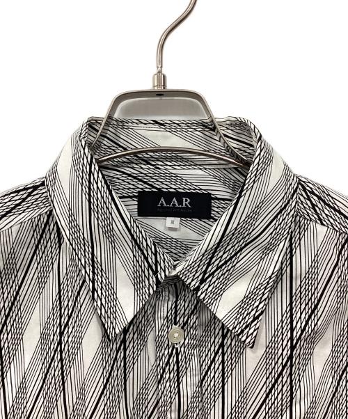 A.A.R（アール）A.A.R (アール) 半袖シャツ ホワイト×ブラック サイズ:Mの古着・服飾アイテム