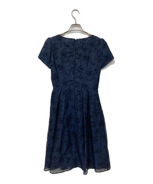 ANAYI（アナイ）ANAYI (アナイ) フラワーフロッキー ミモレ丈ワンピース ネイビー サイズ:36 未使用品の古着・服飾アイテム