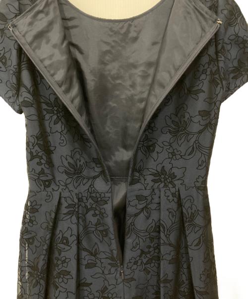 ANAYI（アナイ）ANAYI (アナイ) フラワーフロッキー ミモレ丈ワンピース ネイビー サイズ:36 未使用品の古着・服飾アイテム