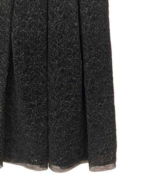 M'S GRACY（エムズグレイシー）M'S GRACY (エムズグレイシー) バラ柄ワンピース ブラック サイズ:36の古着・服飾アイテム
