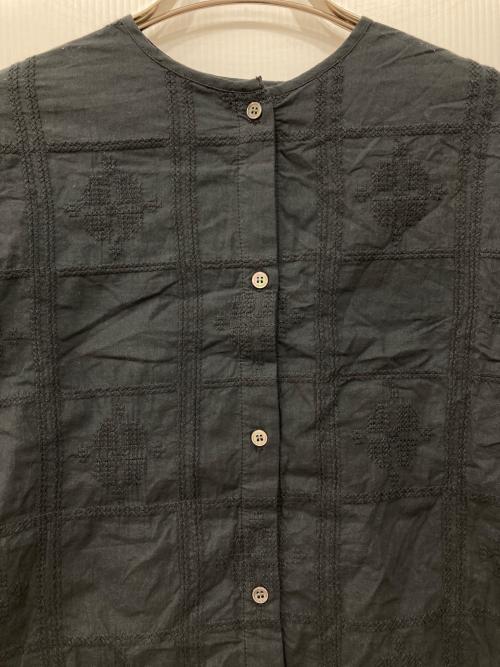 KAGURE（カグレ）kagure (カグレ) クロスステッチドロストブラウス ブラック サイズ:Freeの古着・服飾アイテム