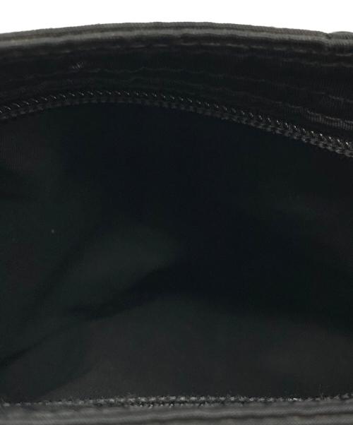 PRADA（プラダ）PRADA (プラダ) ナイロンショルダーバッグ ブラックの古着・服飾アイテム