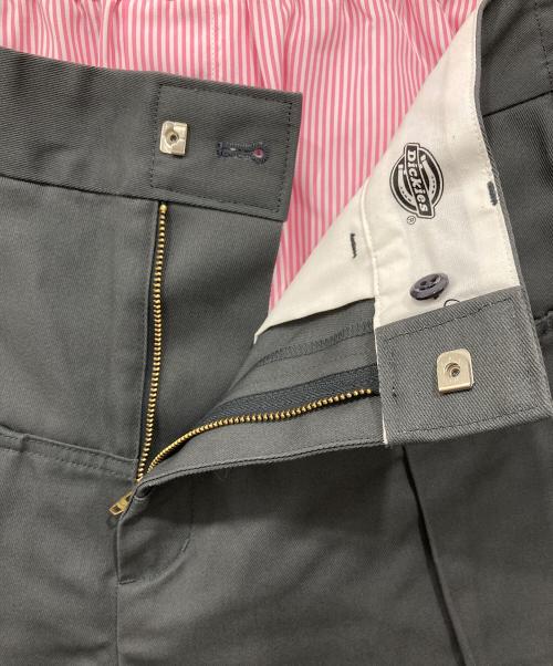 Dickies（ディッキーズ）Dickies (ディッキーズ) CAMPHOR WOOD (カンファーウッド) レイヤードボクサーカットオフワイドチノショーツ グレー×ピンク サイズ:Mの古着・服飾アイテム