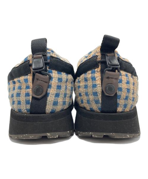 suicoke（スイコック）suicoke (スイコック) STORY MFG (ストーリーエムエフジー) PEPPER / シューズ ベージュ×ブルー サイズ:27cmの古着・服飾アイテム