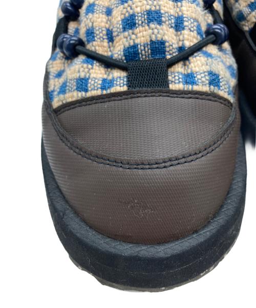 suicoke（スイコック）suicoke (スイコック) STORY MFG (ストーリーエムエフジー) PEPPER / シューズ ベージュ×ブルー サイズ:27cmの古着・服飾アイテム