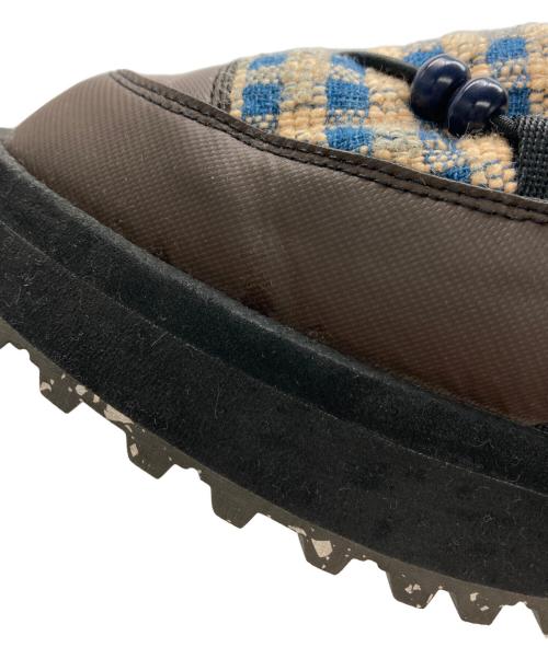 suicoke（スイコック）suicoke (スイコック) STORY MFG (ストーリーエムエフジー) PEPPER / シューズ ベージュ×ブルー サイズ:27cmの古着・服飾アイテム