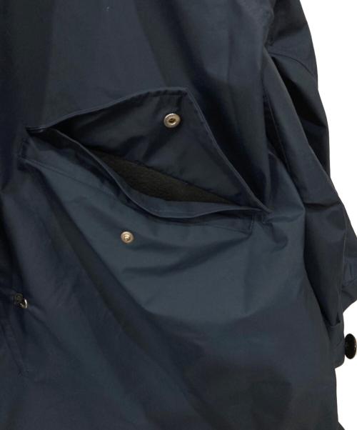 Powderhorn Mountaineering（パウダーホーン マウンテニアリング）Powderhorn Mountaineering (パウダーホーン マウンテニアリング) ナイロンスタンドカラーコート ネイビー サイズ:Lの古着・服飾アイテム