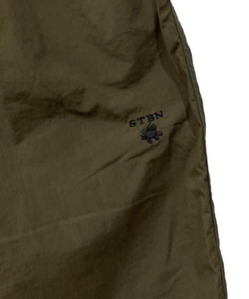 CLUB STUBBORN（クラブスタボーン）CLUB STUBBORN (クラブスタボーン) ナイロンパンツ カーキ サイズ:M 未使用品の古着・服飾アイテム