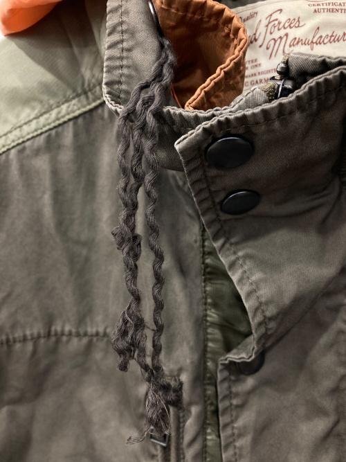 AVIREX（アヴィレックス）AVIREX (アヴィレックス) マテリアル コンビ ミリタリー ジャケット カーキ サイズ:XLの古着・服飾アイテム