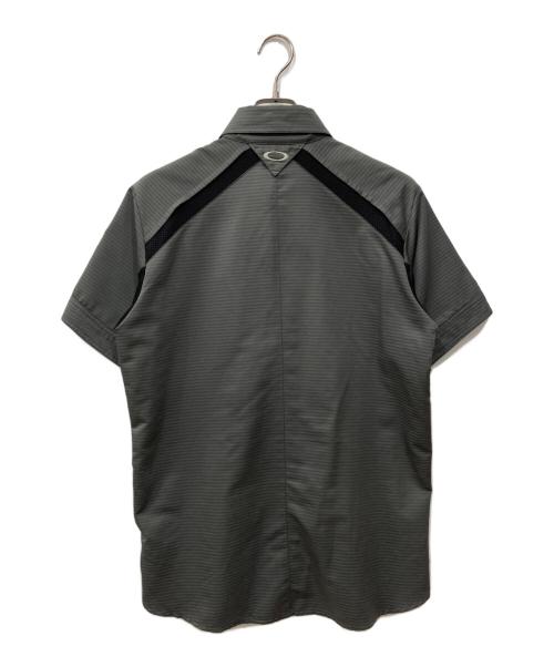 OAKLEY（オークリー）OAKLEY (オークリー) 半袖シャツ グレー サイズ:XLの古着・服飾アイテム