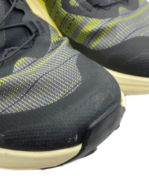 SALOMON（サロモン）SALOMON (サロモン) トレイルランニングシューズ ブラック×イエロー サイズ:26㎝の古着・服飾アイテム