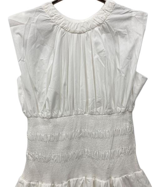 emmi atelier（エミアトリエ）emmi atelier (エミアトリエ) シャーリングフレアーワンピース ホワイトの古着・服飾アイテム