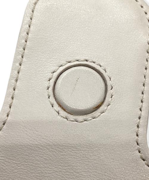 TOD'S（トッズ）TOD'S (トッズ) ダブルTリング タッセルショルダーバッグ ホワイトの古着・服飾アイテム