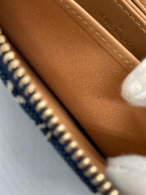 LOUIS VUITTON（ルイ ヴィトン）LOUIS VUITTON (ルイ ヴィトン) ジッピー・ウォレット ネイビーの古着・服飾アイテム