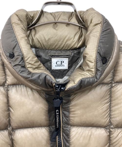 C.P COMPANY（シーピーカンパニー）C.P COMPANY (シーピーカンパニー) フーデッドショートダウンジャケット ベージュ サイズ:XLの古着・服飾アイテム