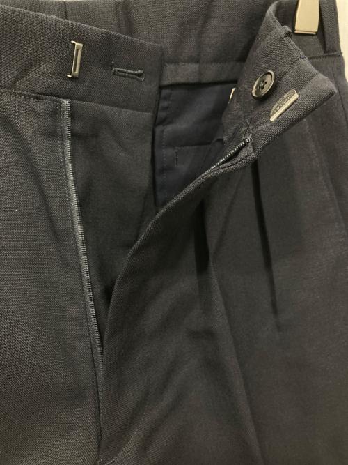 HEUGN（ユーゲン）HEUGN (ユーゲン) Freddie ウールソリッド2インプリーツテーパードパンツ ネイビー サイズ:1の古着・服飾アイテム
